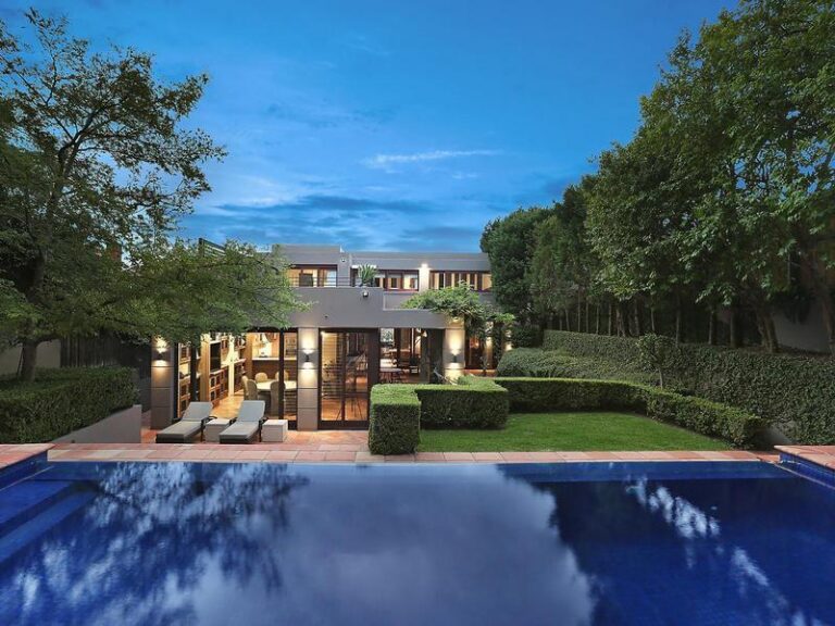Village High Road – Vaucluse