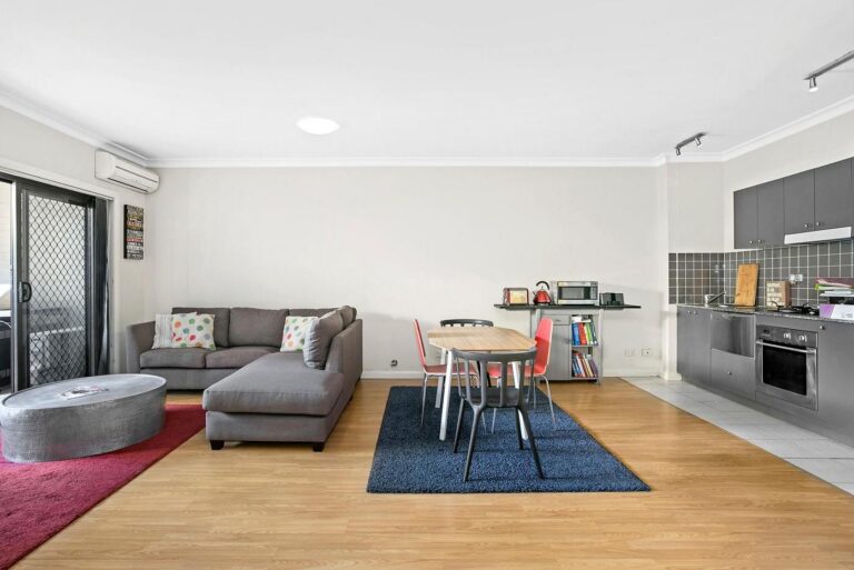 Coronation Avenue – Petersham
