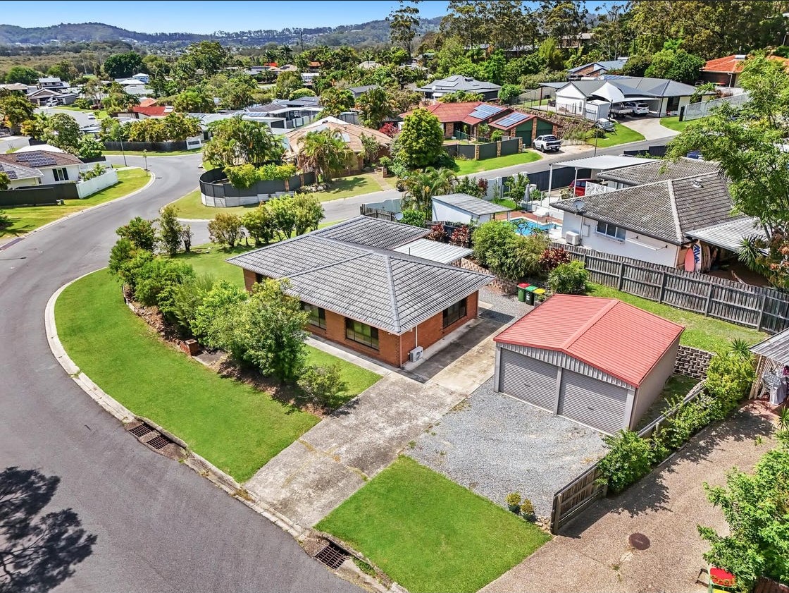 Bronhill Street – Currumbin Waters