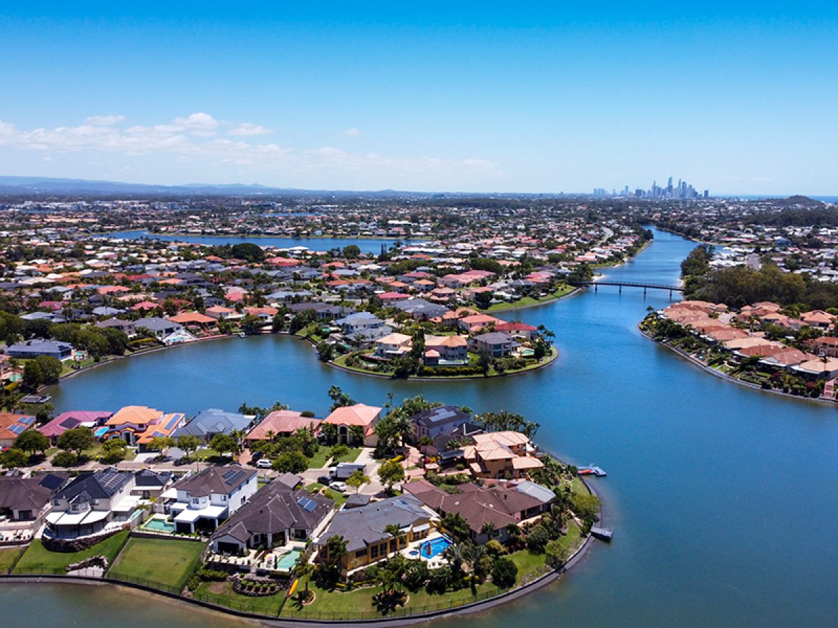 Burleigh_Waters_Luxury_Property_Rose_And_Jones Burleigh_Waters_Luxury_Property_Rose_And_Jones